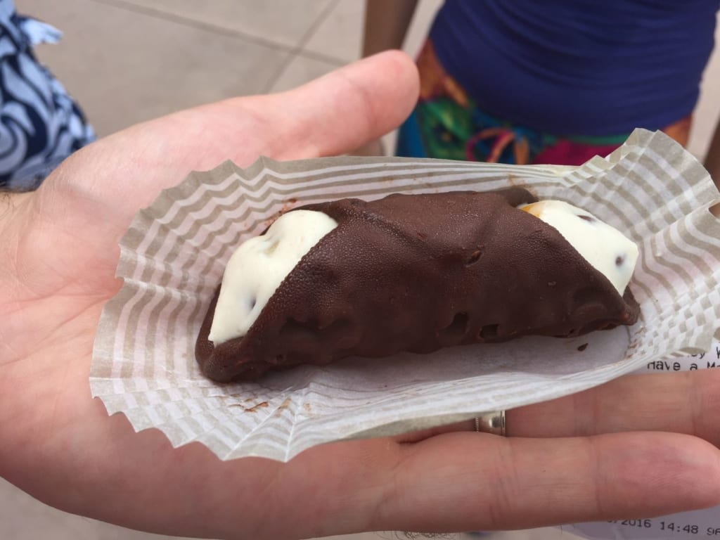 Food and Wine 2016, Italy - Cannoli, Must Try Epcot Food and Wine 2016