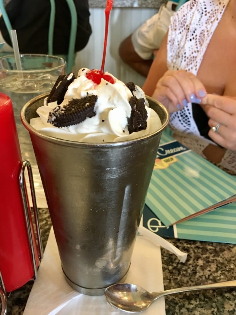 Beaches and Cream review Cookies and Cream Shake