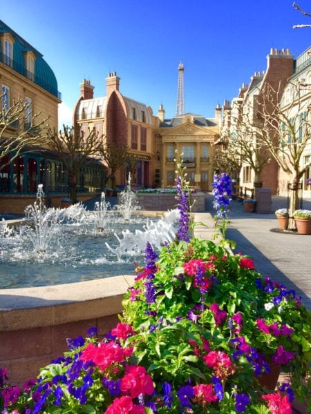 L'Artisan des Glaces Review france pavilion flowers and fountain