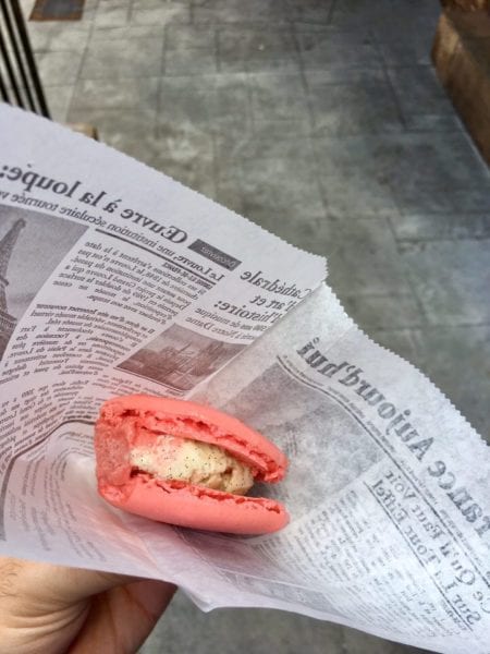 L'Artisan des Glaces Review strawberries and cream macaron ice cream sandwich