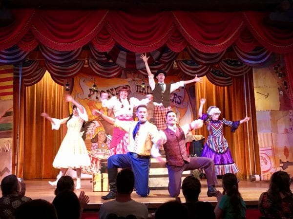 Hoop Dee Doo Musical Revue Full Review performers keeling bow