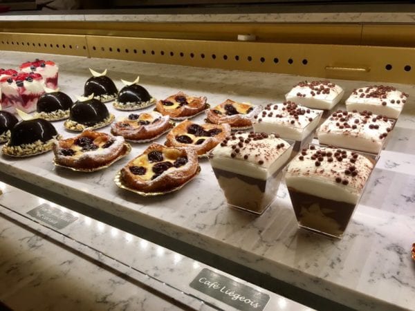 Les Halles Boulangerie Patisserie Cafe Liegeois display