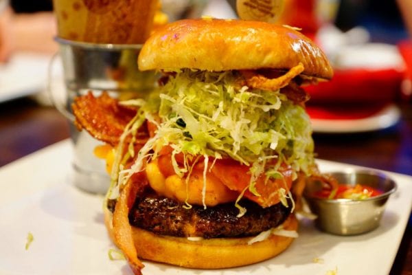 Planet Hollywood Observatory Review Bacon Mac and Cheese Burger w/ lettuce