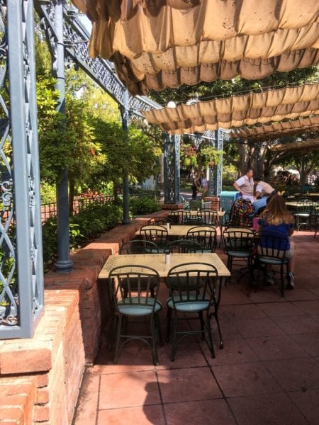 Mint Julep Bar Seating Area Back Blackberry Beignets