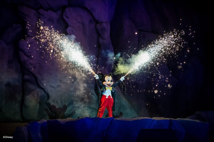 Fantasmic 2.0 Review mickey mouse