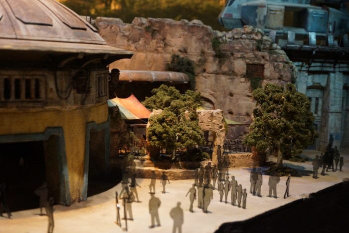 New Star Wars Galaxy's Edge Model people walking