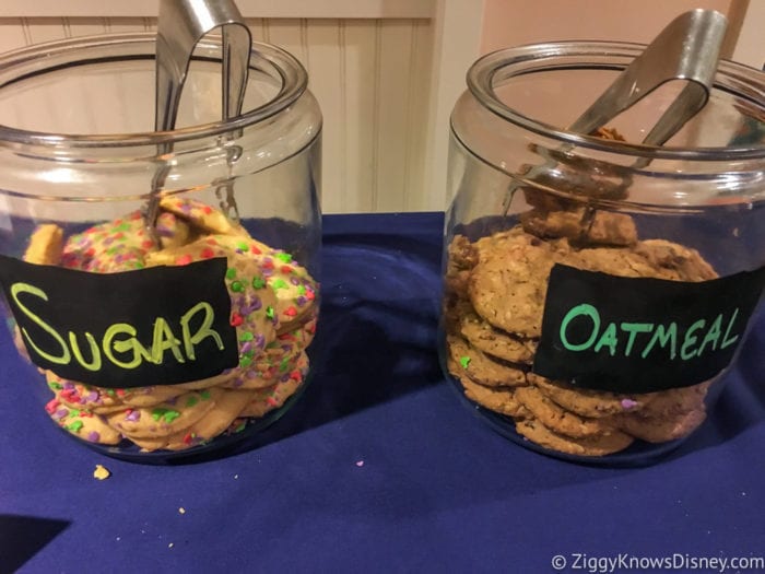 Hurricane Irma in Walt Disney World cap may cafe buffet dessert cookies