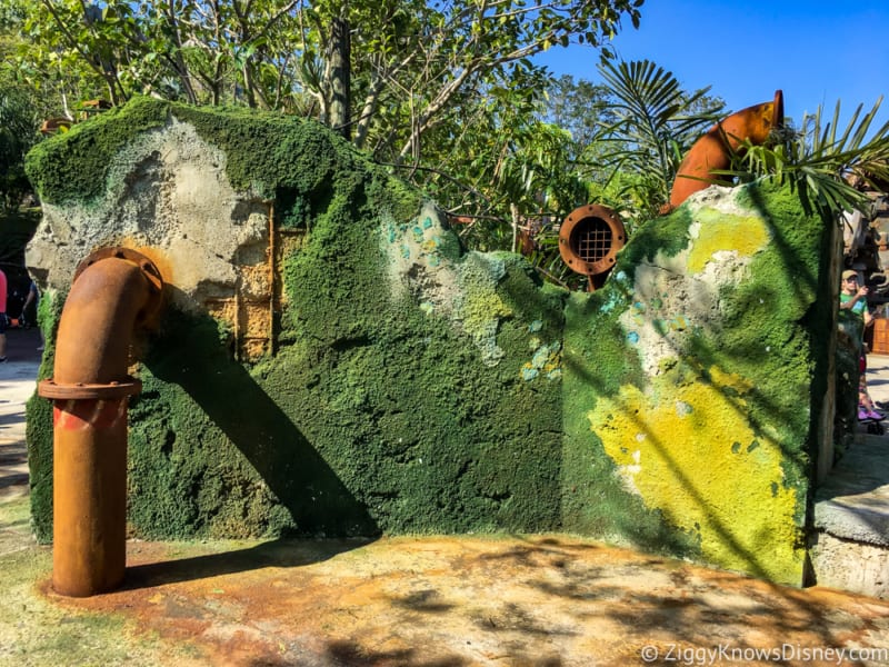 Satu'li Canteen Review Pandora wall and pipes