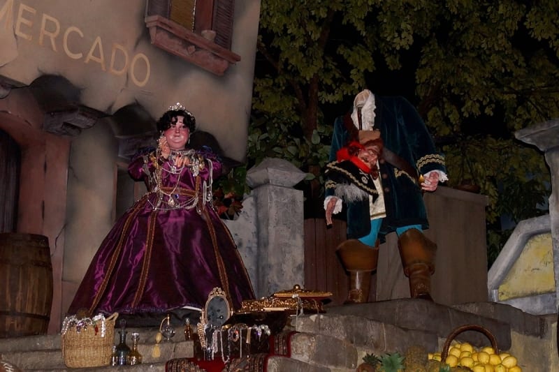 Heads Falling Off Animatronic Figures Disney Parks pirates