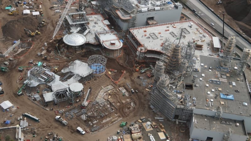 Star Wars Galaxy's Edge rockwork millennium Falcon 