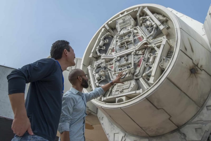 Millennium Falcon Photo Galaxy's Edge