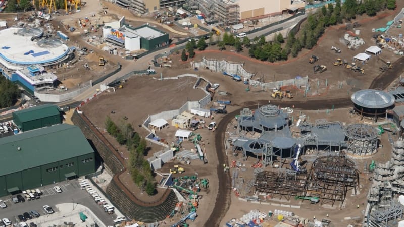 galaxy's edge updates entrance to Toy Story Land
