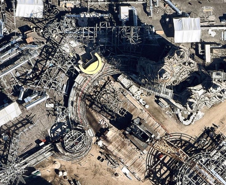 Star Wars Galaxy's Edge millennium falcon model close