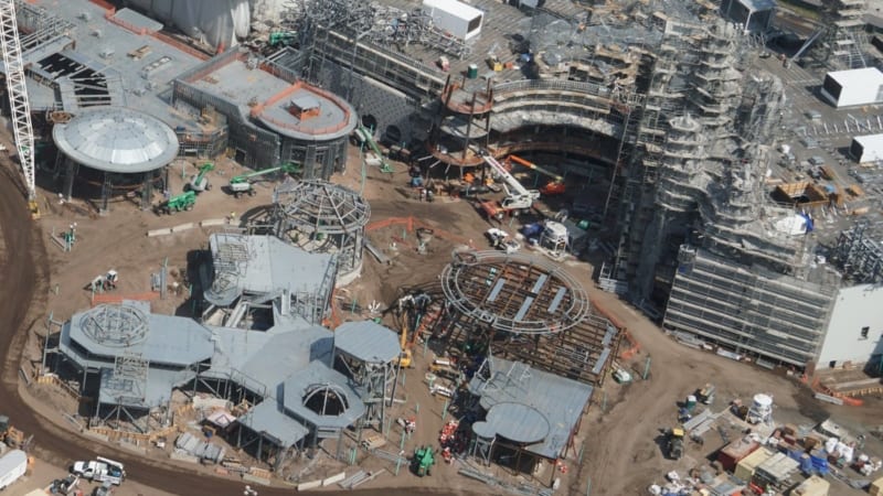 Star Wars galaxy's edge millennium falcon attraction