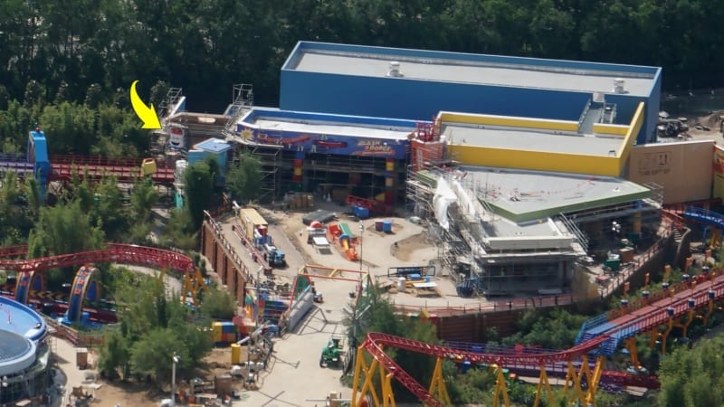 rex theming slinky dog dash station