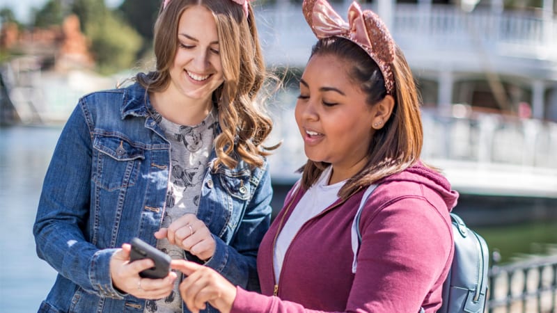 Mobile Ordering Now Available in Disneyland and California Adventure