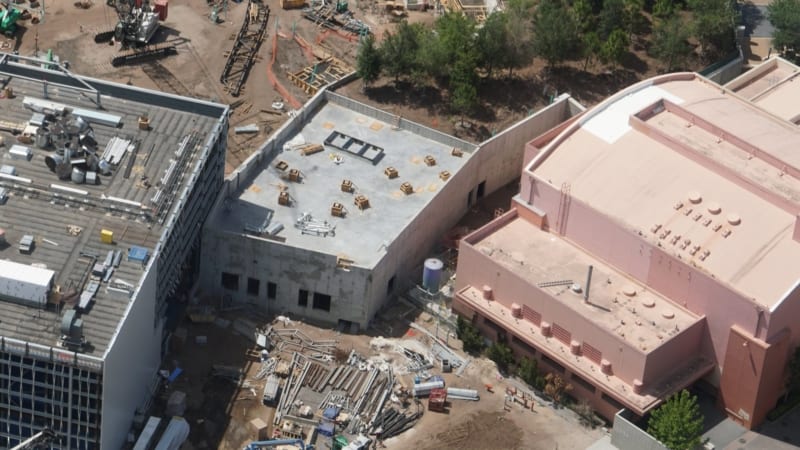 Trees on Battle Escape Attraction queue in Galaxy's Edge