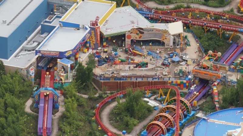 Slinky Dog Dash Testing 3 Trains in Latest Toy Story Land Update station