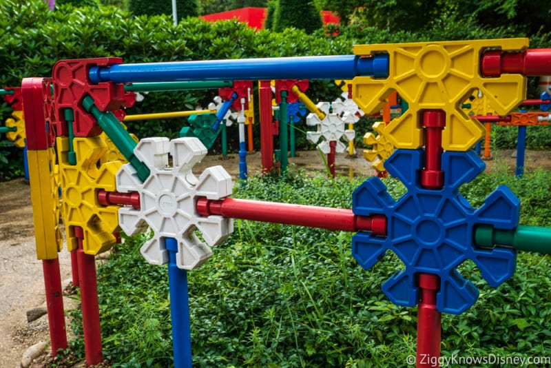 Sneak Peak at Toy Story Land Theming Disneyland Paris kinex fencing