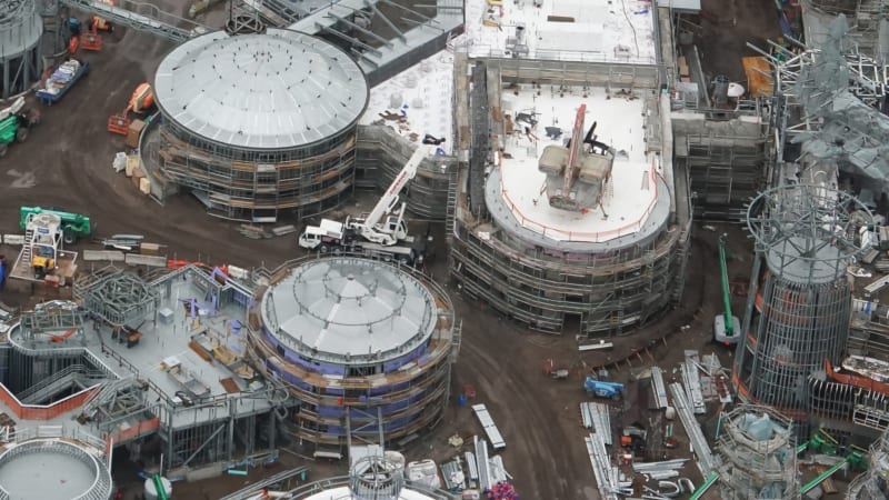 First Spaceship Arrives Star Wars Galaxy's Edge