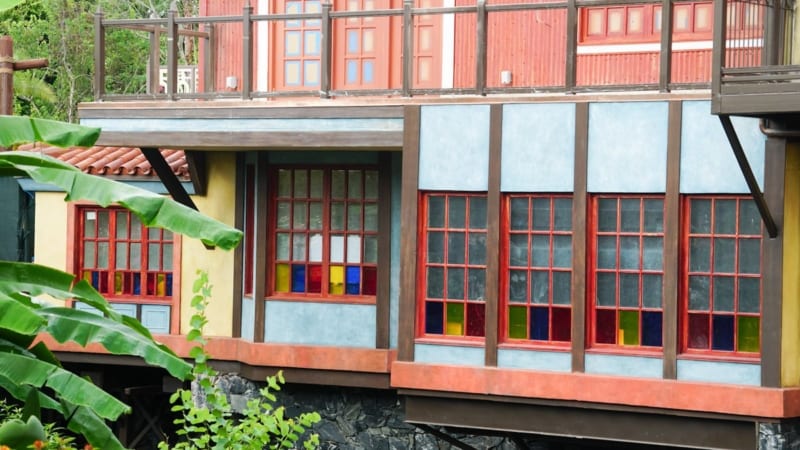 Magic Kingdom Club 33 in Adventureland has New Facade windows