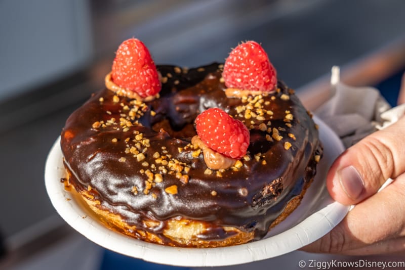 Taste Track Review 2018 Epcot Food and Wine Festival croissant doughnut hazelnut